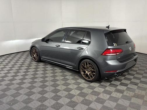 2018 Volkswagen Golf R 2.0T w/DCC & Navigation
