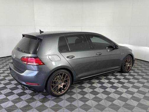 2018 Volkswagen Golf R 2.0T w/DCC & Navigation