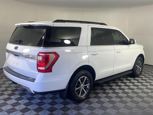 Oxford White 2018 Ford Expedition XLT
