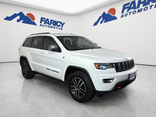 Bright White Clearcoat 2019 Jeep Grand Cherokee Trailhawk