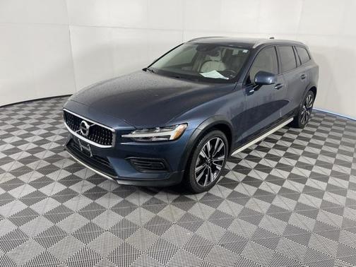 2020 Volvo V60 Cross Country T5
