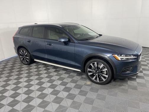 2020 Volvo V60 Cross Country T5