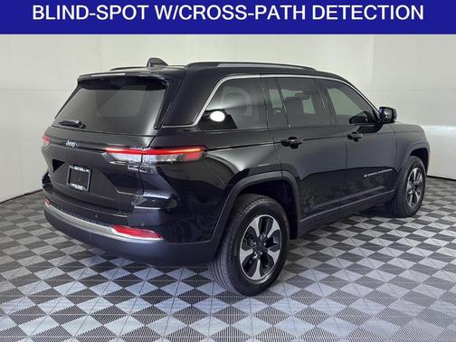 Diamond Black 2022 Jeep Grand Cherokee 4xe Base