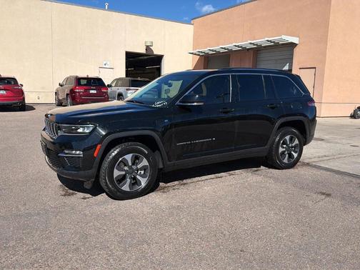Diamond Black 2022 Jeep Grand Cherokee 4xe Base