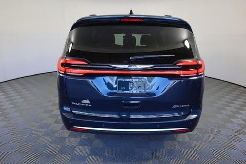 2025 Chrysler Pacifica Hybrid Pinnacle