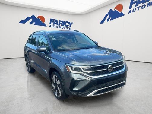 Platinum Gray Metallic 2024 Volkswagen Taos 1.5T SEL