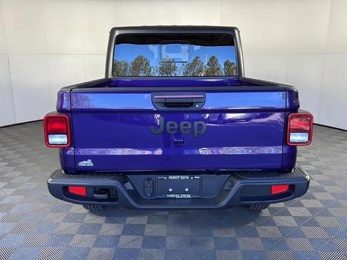 2026 Jeep Gladiator Sport