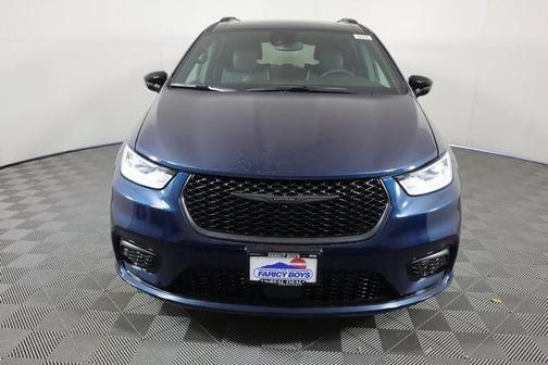 2025 Chrysler Pacifica Hybrid Select
