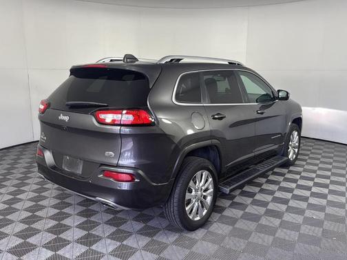 2018 Jeep Cherokee Overland