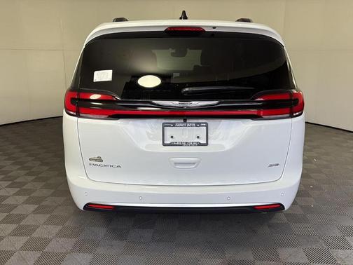 White 2026 Chrysler Pacifica Pinnacle