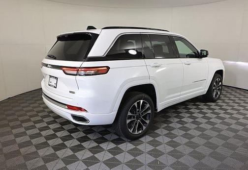 2025 Jeep Grand Cherokee Overland