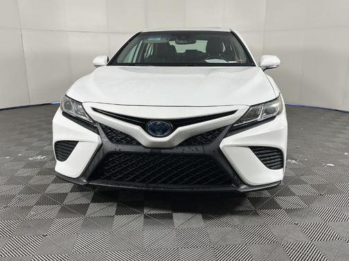 2020 Toyota Camry Hybrid SE