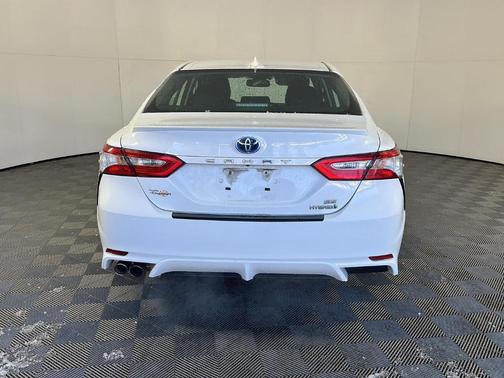 2020 Toyota Camry Hybrid SE