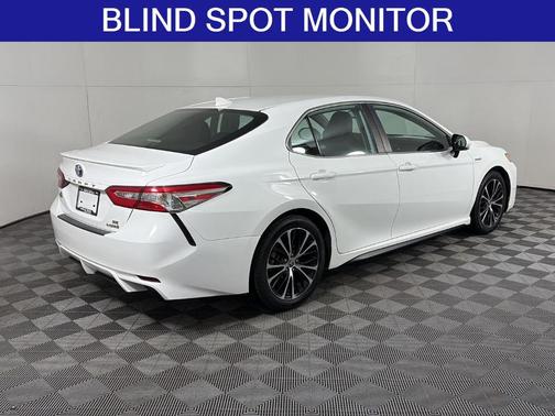 2020 Toyota Camry Hybrid SE