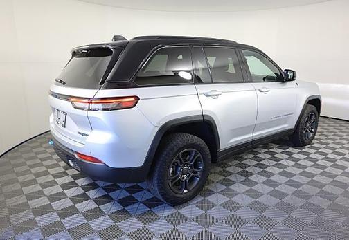 2024 Jeep Grand Cherokee 4xe Trailhawk Carb State Pkg