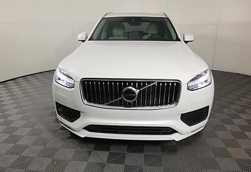 2020 Volvo XC90 T5 Momentum 7 Passenger