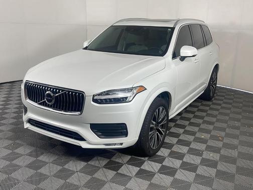 2020 Volvo XC90 T5 Momentum 7 Passenger
