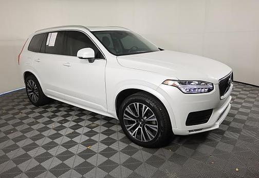 2020 Volvo XC90 T5 Momentum 7 Passenger