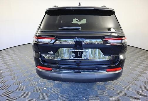 2022 Jeep Grand Cherokee L Laredo