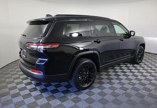 2022 Jeep Grand Cherokee L Laredo