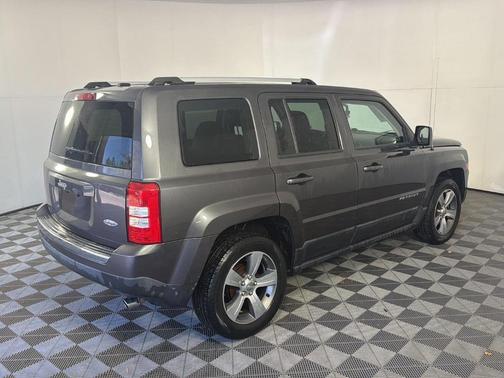 Granite Crystal Clearcoat Metallic 2017 Jeep Patriot High Altitude