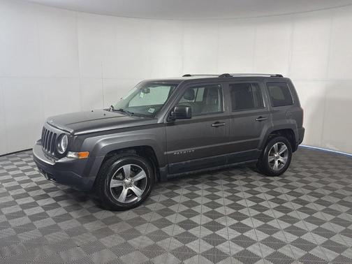 Granite Crystal Clearcoat Metallic 2017 Jeep Patriot High Altitude