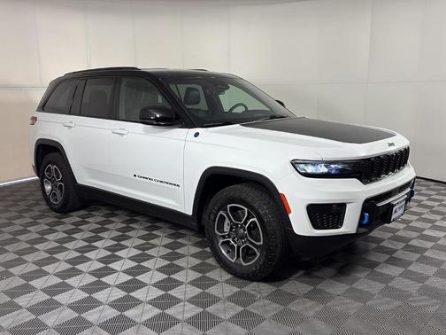 Bright White Clearcoat 2023 Jeep Grand Cherokee 4xe Trailhawk