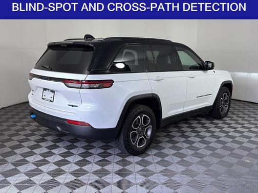 Bright White Clearcoat 2023 Jeep Grand Cherokee 4xe Trailhawk