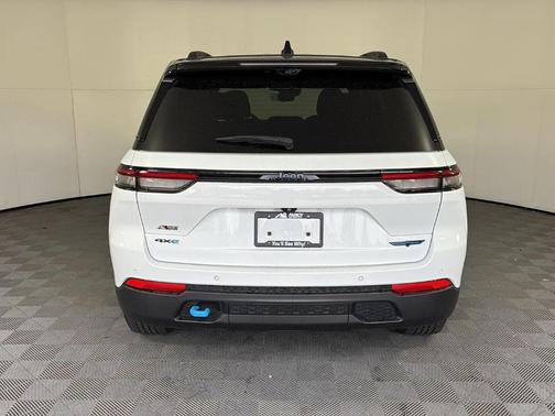 Bright White Clearcoat 2023 Jeep Grand Cherokee 4xe Trailhawk