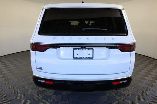 2025 Jeep Wagoneer Base