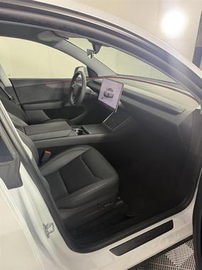 2026 Tesla Model Y Base