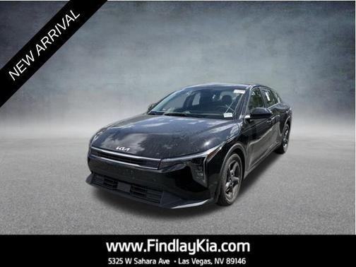 Aurora Black Pearl 2025 Kia K4 LXS