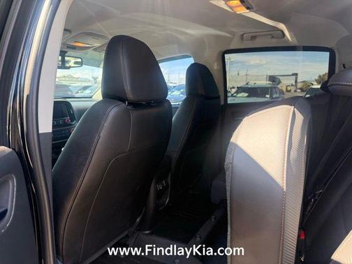 Onyx Black 2022 GMC Canyon AT4