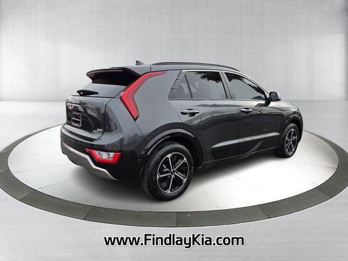 2025 Kia Niro SX