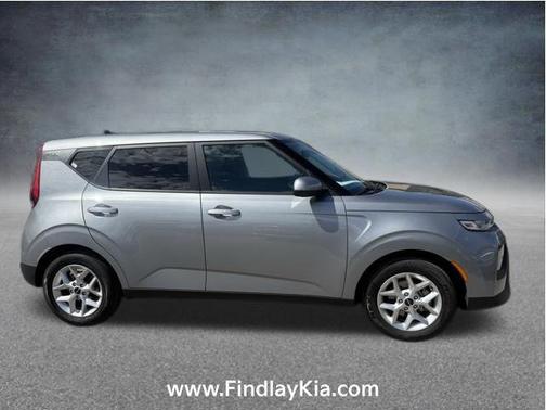Steel Gray 2022 Kia Soul LX