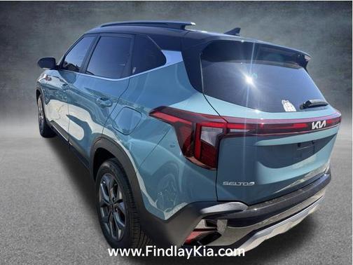 Pluton Blue/Black Roof 2024 Kia Seltos S