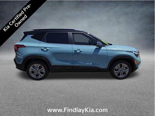 Pluton Blue/Black Roof 2024 Kia Seltos S