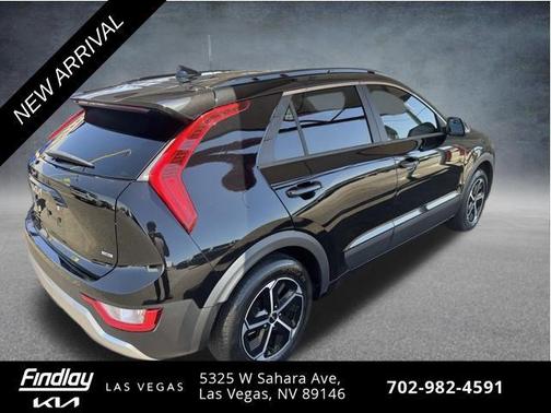 Aurora Black 2024 Kia Niro EX