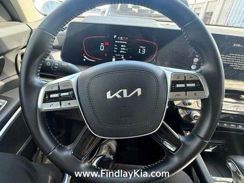 Glacial White Pearl 2023 Kia Telluride S