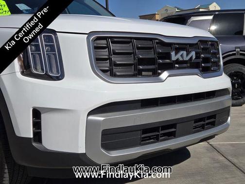 Glacial White Pearl 2023 Kia Telluride S