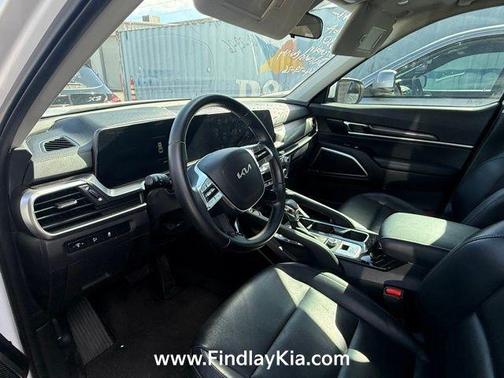 Glacial White Pearl 2023 Kia Telluride S