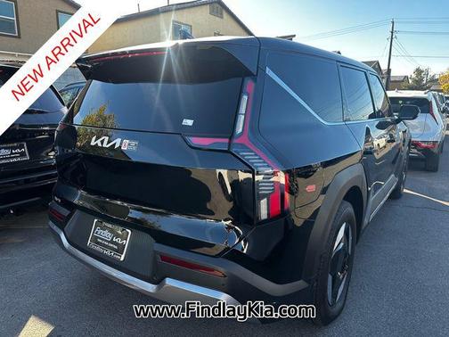 2026 Kia EV9 Light Long Range