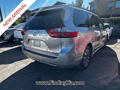 2020 Toyota Sienna XLE Premium