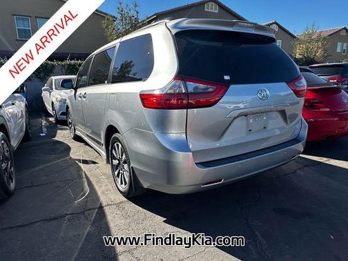 2020 Toyota Sienna XLE Premium