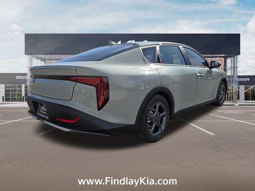 2026 Kia K4 LXS