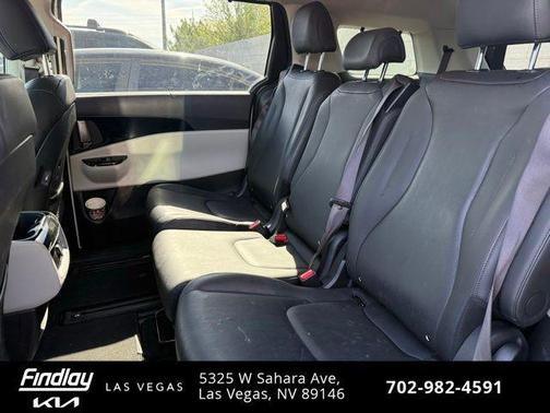 Snow White Pearl 2024 Kia Carnival EX