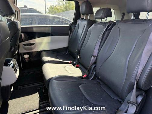 Snow White Pearl 2024 Kia Carnival EX