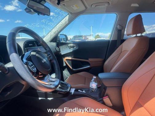 Clear White/Black Roof 2025 Kia Soul EX