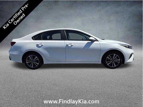 Snow White Pearl 2024 Kia Forte LXS