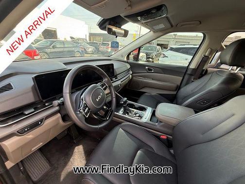 2025 Kia Carnival EX
